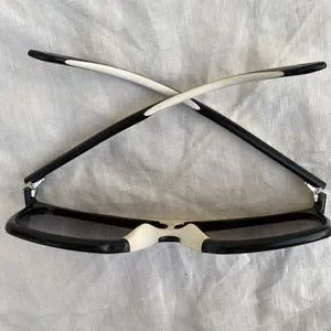 GIVENCHY Paris sunglasses ? vintage made in Italy black off of white Givenchy | Accessories | Givenchy Paris Sunglasses Vintage  main image 4